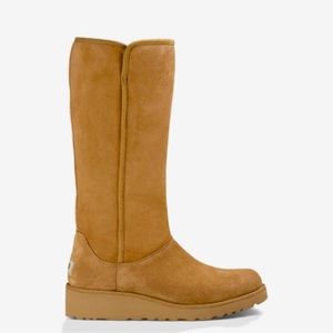 UGG KARA women slim tall boots in suede chestnut.           Size 8/US